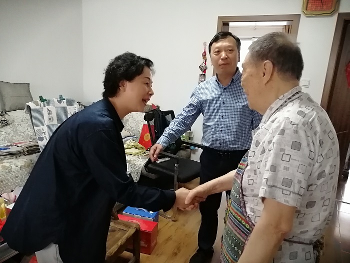 赖校陈校2.jpg