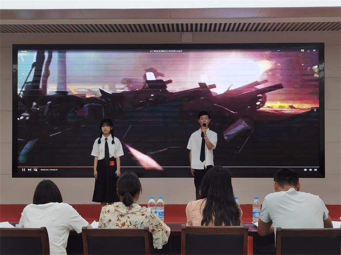 诵读2.jpg 诵读2.jpg