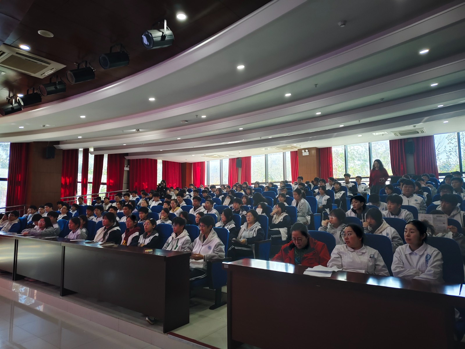 81762ce65b7cc9e1585b9741398b9ff6.jpg 81762ce65b7cc9e1585b9741398b9ff6.jpg