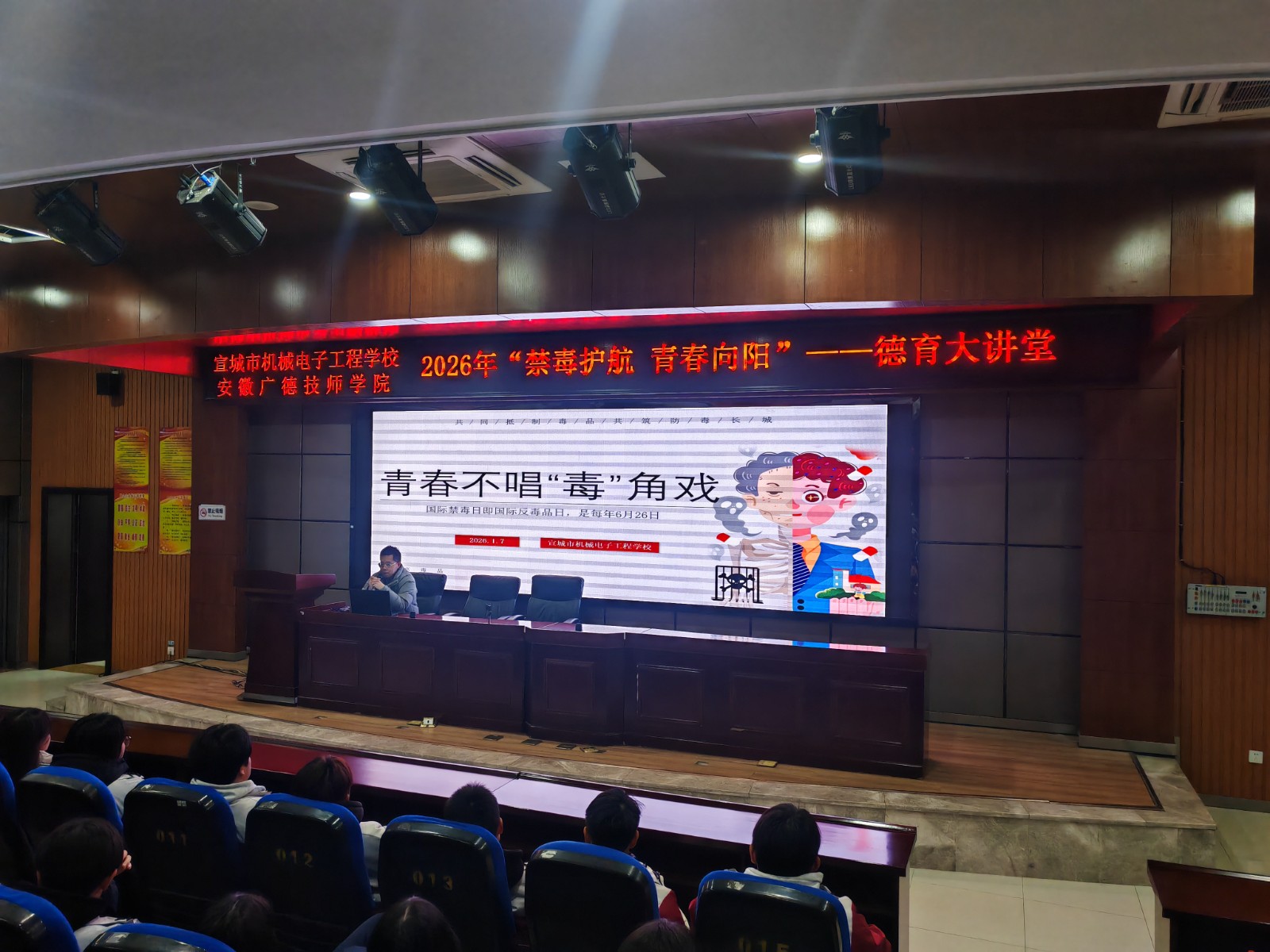 1a3f8c8d6ff74e853af38c1b884003e3.jpg 1a3f8c8d6ff74e853af38c1b884003e3.jpg