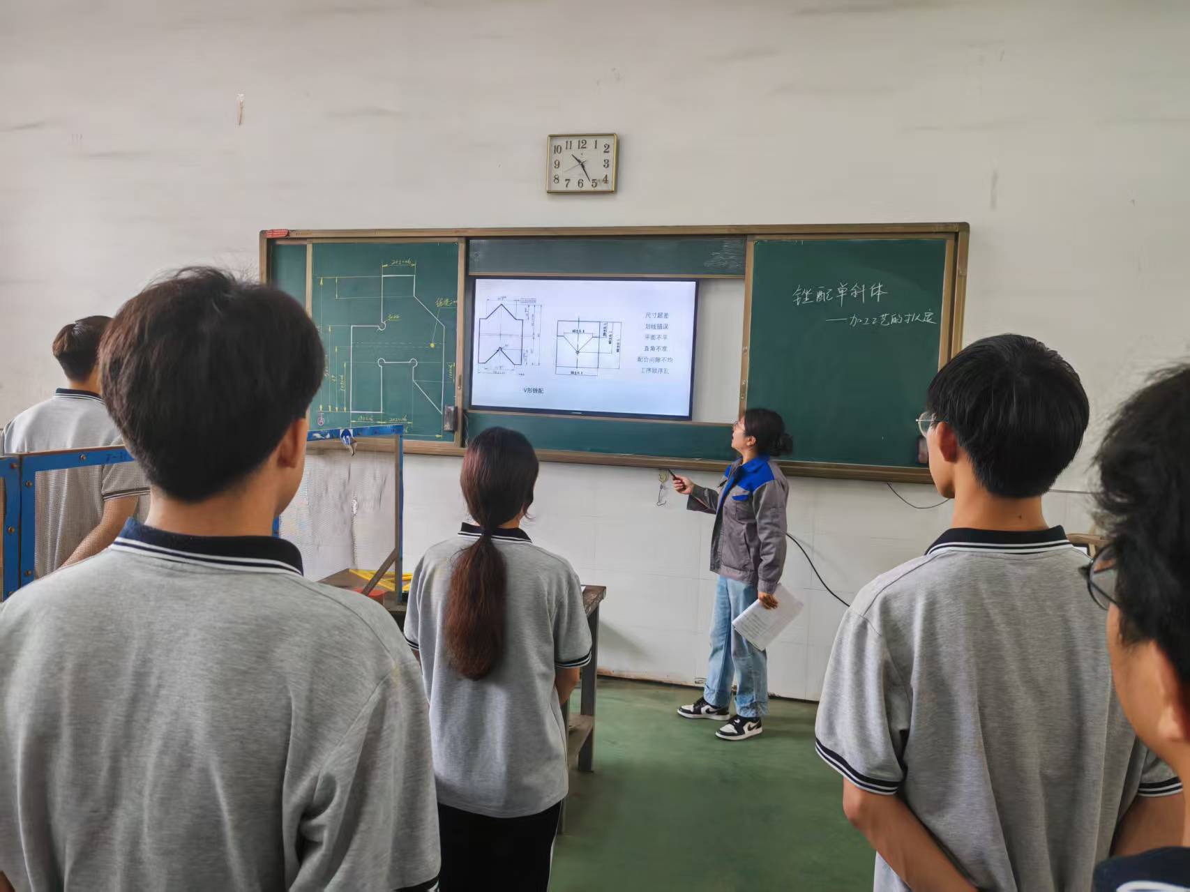 鲍.jpg 鲍.jpg