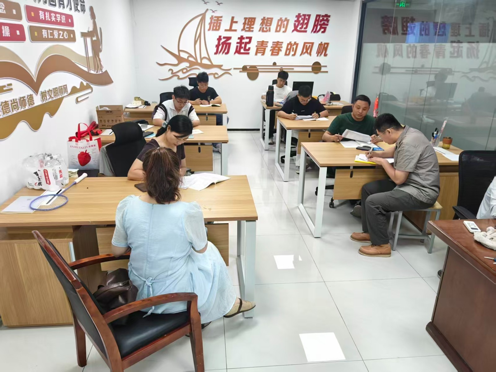 杨评.jpg 杨评.jpg